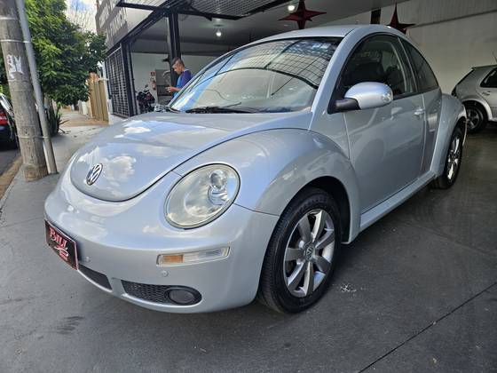VOLKSWAGEN NEW BEETLE 2.0 MI 8V GASOLINA 2P AUTOMÁTICO